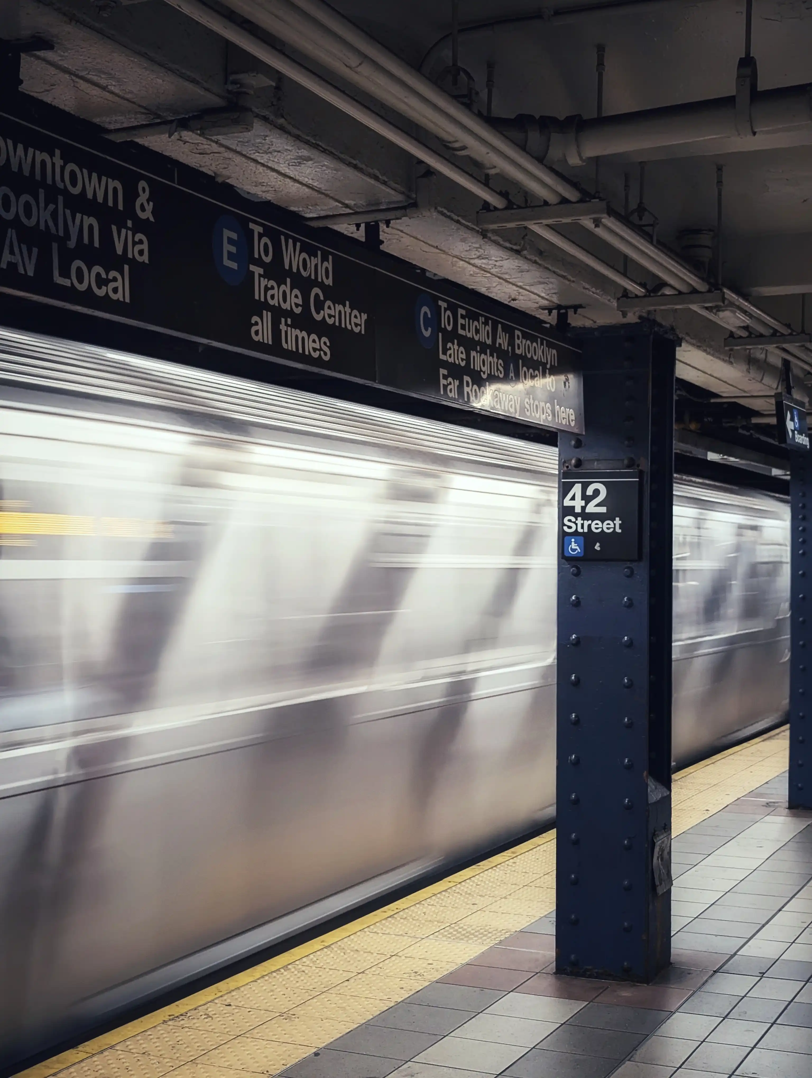 A long exposure shot of the subway in nyc